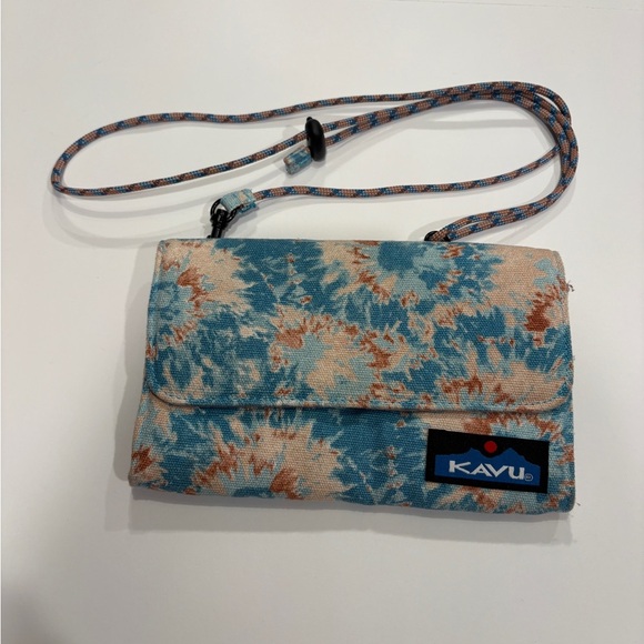 Kavu Wallet With Strap 5” X 7 1/2” - Picture 1 of 3